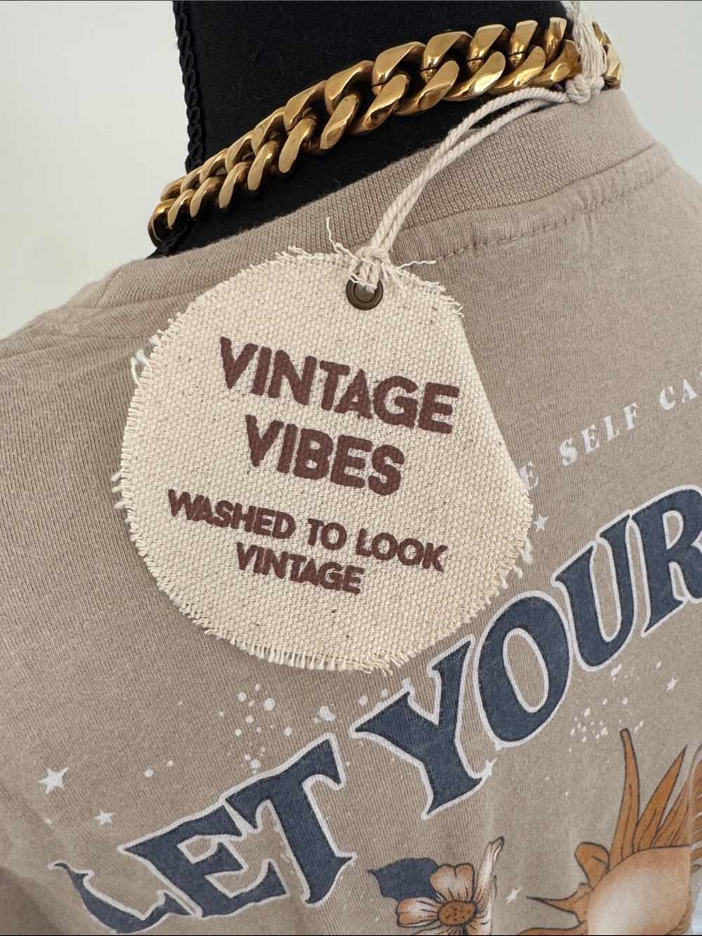 NWT Vibe N’ Women's Taupe Sunflower Graphic Tee XS - Picture 4 of 5